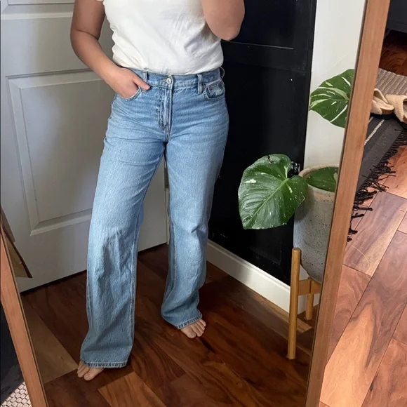 American Eagle Strigid High Waisted Stovepipe Jeans. Size 0 regular (run big) - Picture 4 of 10